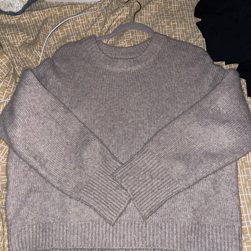 Abercrombie Cream Ribbed Crewneck Sweater